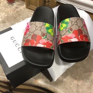 Gucci supreme floral slides women size 8